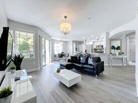 7360 Westpointe Blvd in Orlando, FL - Building Photo