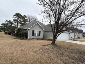 143 N Belvedere Dr in Hampstead, NC - Building Photo - Building Photo