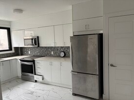 5480 Coronation Av in Montréal, QC - Building Photo