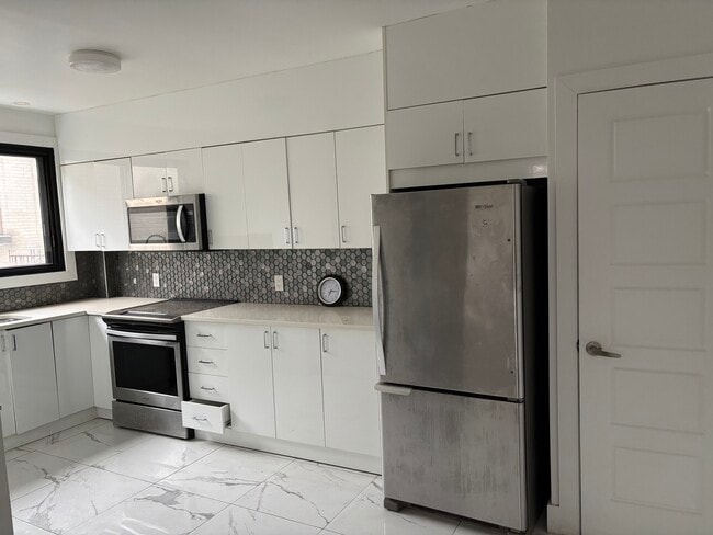 property at 5480 Coronation Av