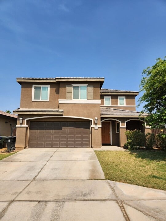 2616 Sandstone St in Imperial, CA - Building Photo