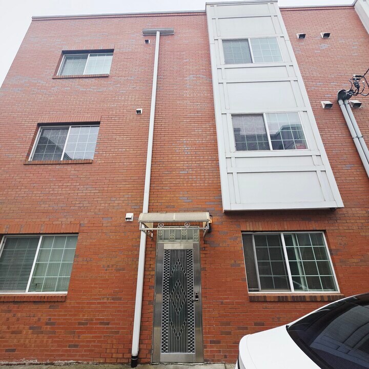 628 N 11th St, Unit 4 in Philadelphia, PA - Foto de edificio