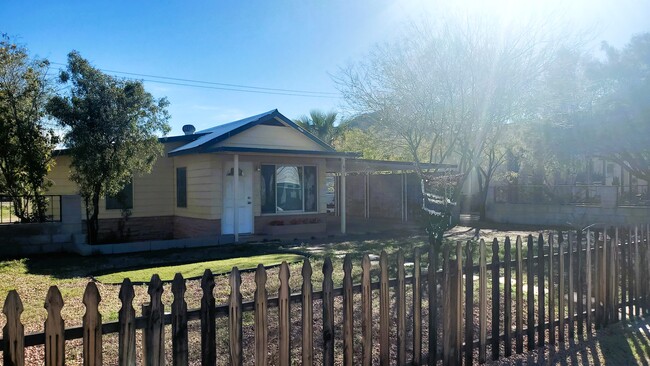 611 W Ocotillo Ave in Ajo, AZ - Building Photo - Building Photo
