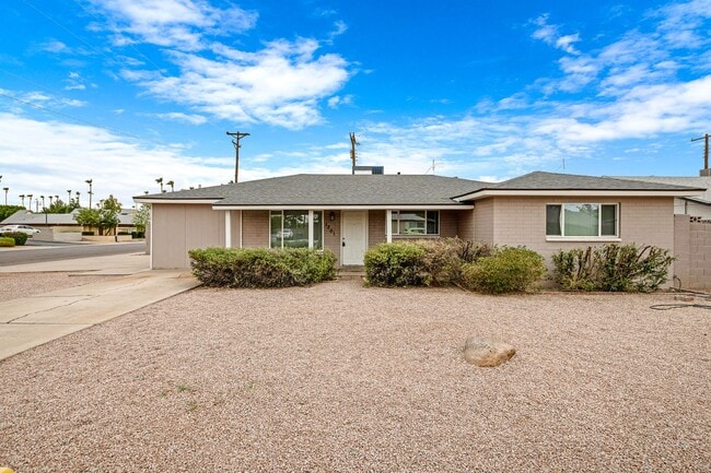 property at 1201 W 6th St