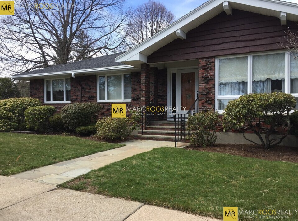 20 Mossdale Rd in Boston, MA - Building Photo