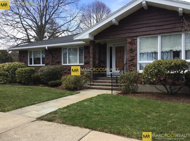 property at 20 Mossdale Rd