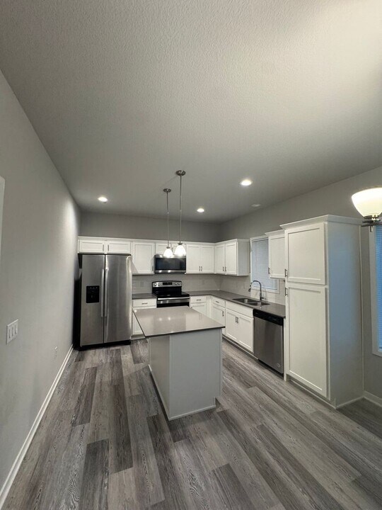 15140 Foxglove Ln in Urbandale, IA - Building Photo