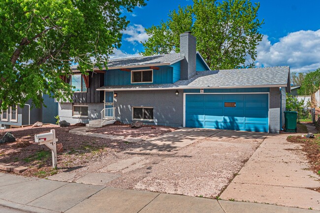 property at 3375 Montebello Dr W