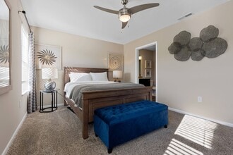 Redwood Brownstown Telegraph Sibley Road in Brownstown Township, MI - Foto de edificio - Building Photo