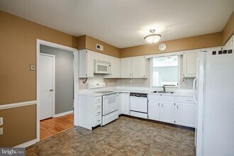 801 Winchester Ct in West Chester, PA - Building Photo - Building Photo