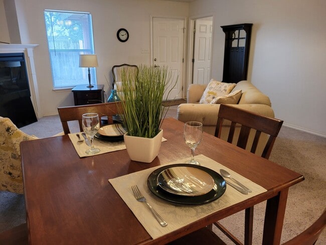 912 Stanton Pl in Clovis, NM - Foto de edificio - Building Photo