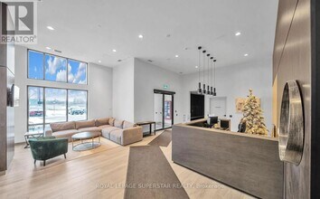 8010 Derry Rd in Milton, ON - Building Photo - Building Photo