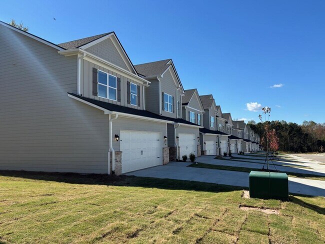 200-B Alston Ridge Dr in Cornelia, GA - Building Photo - Building Photo