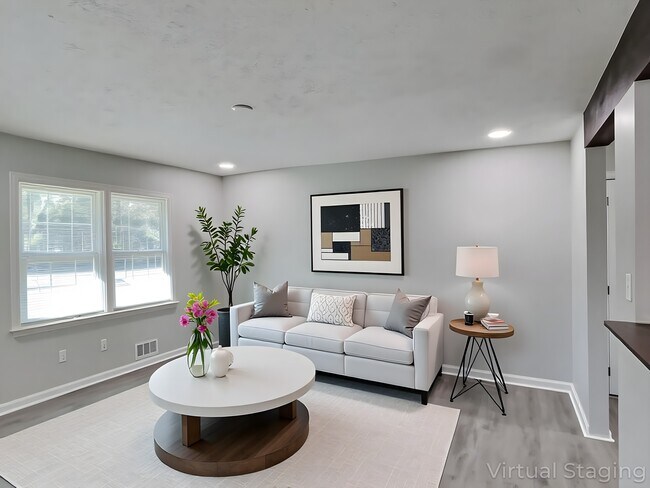 944 Scoggins Rd in Dallas, GA - Foto de edificio - Building Photo