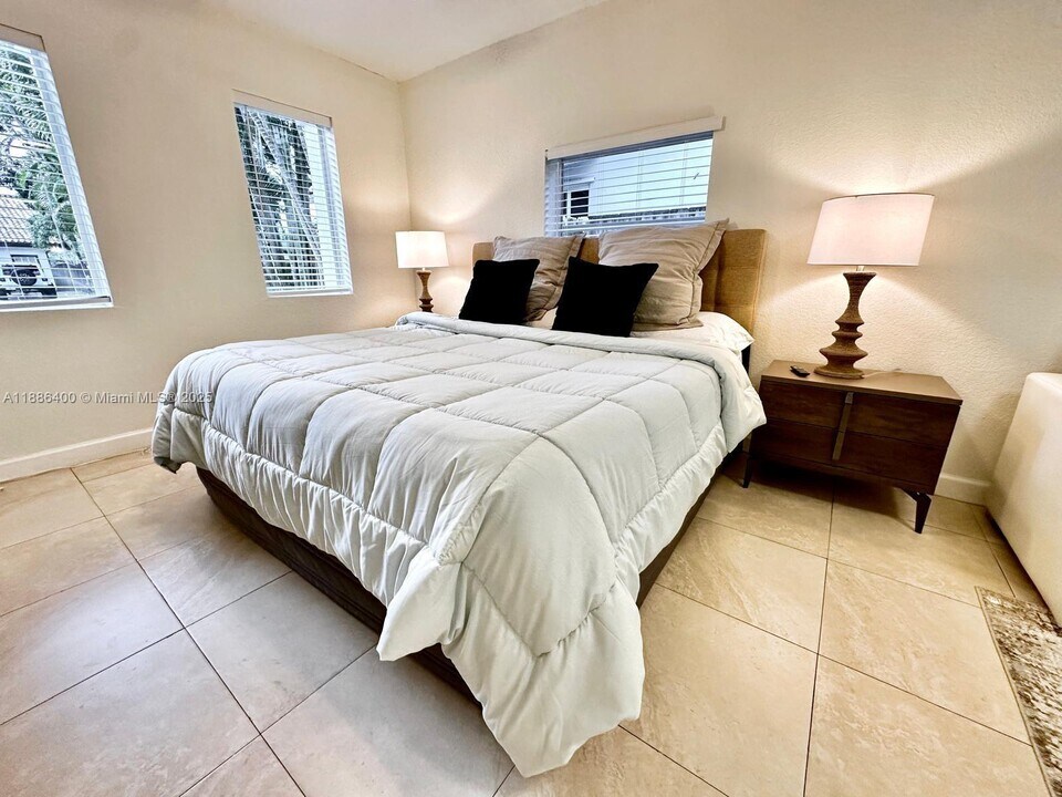 1419 Washington St in Hollywood, FL - Building Photo