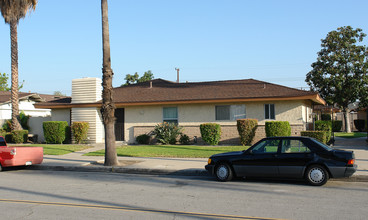 2115 E Almont Ave in Anaheim, CA - Building Photo - Building Photo