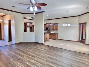 12305 Sherrie Elaine Dr in Oklahoma City, OK - Building Photo - Building Photo