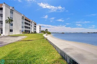 1516 S Lakeside Dr in Lake Worth, FL - Building Photo - Building Photo