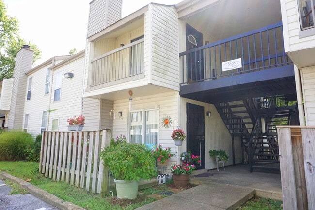Annies Townhomes- FREE first month
