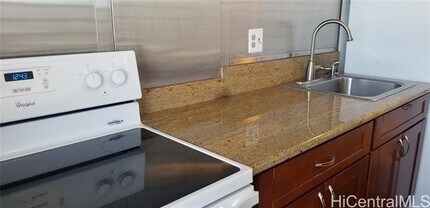 1556 Piikoi St in Honolulu, HI - Building Photo - Building Photo