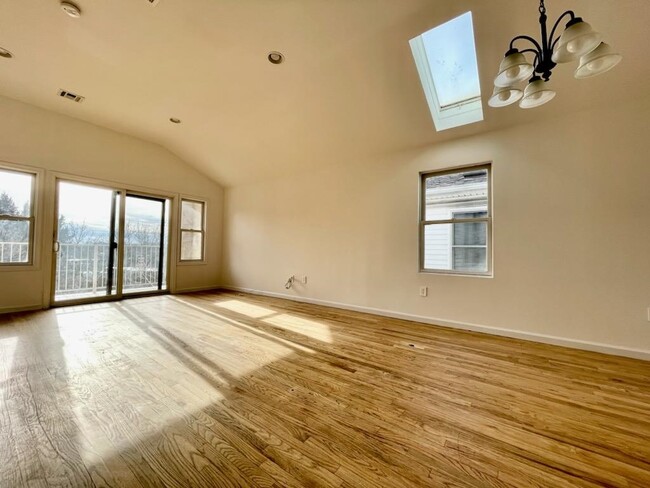 216 Kearney Ave in Jersey City, NJ - Building Photo - Building Photo