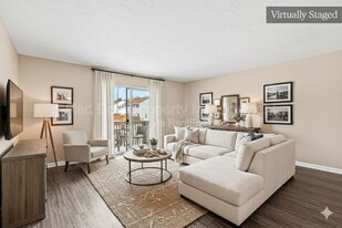 8436 Hague Rd in Indianapolis, IN - Building Photo