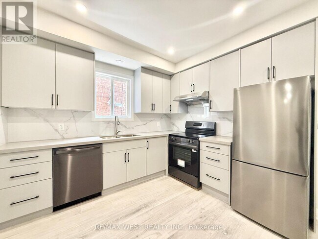 17 Page St in Toronto, ON - Building Photo - Building Photo