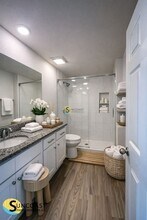 355 Reeves St in Lehigh Acres, FL - Foto de edificio - Building Photo