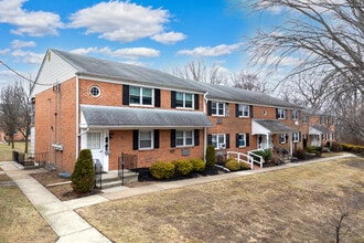 11 Sunnybrook Rd in Stratford, NJ - Building Photo - Building Photo