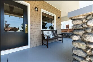 125 E Alvarado St in Pomona, CA - Building Photo - Building Photo