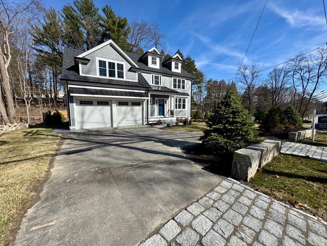 601 Salem End Rd in Framingham, MA - Foto de edificio - Building Photo