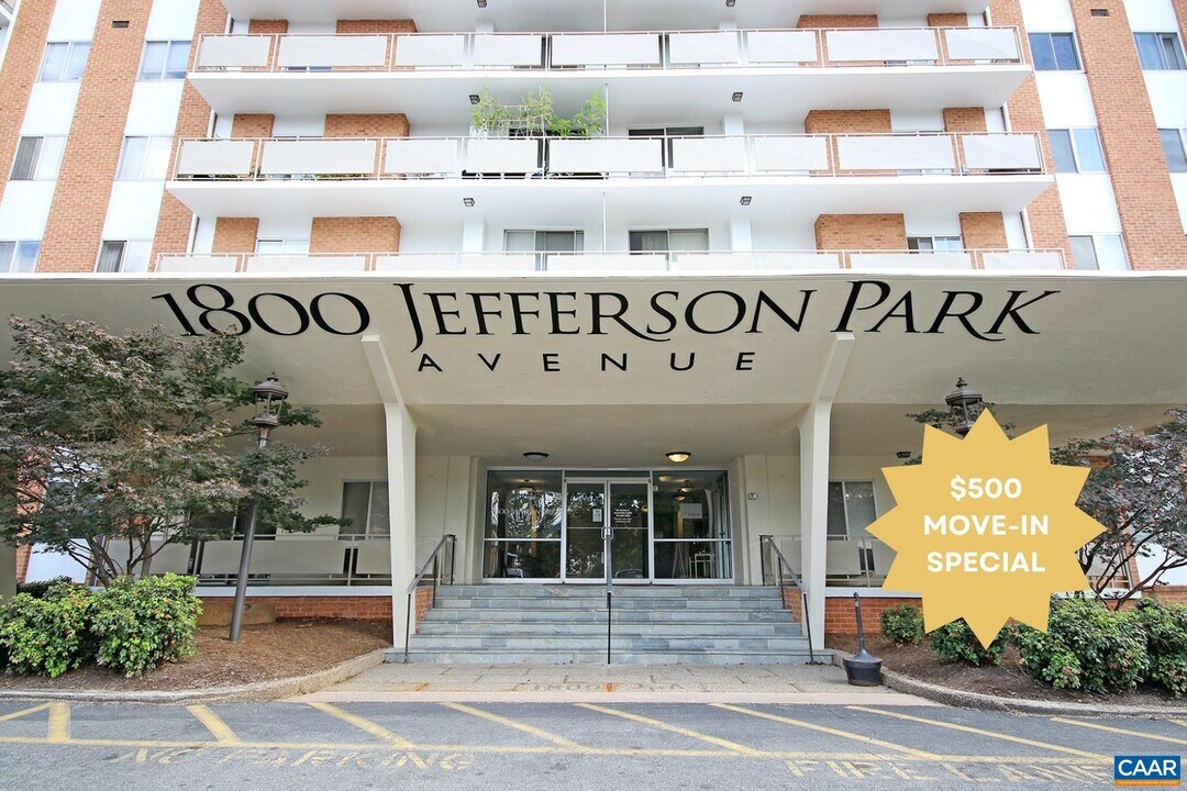 1800 Jefferson Park Ave in Charlottesville, VA - Building Photo