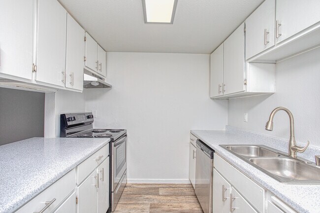 View Ridge in Burien, WA - Building Photo - Interior Photo