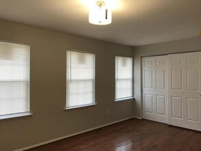 9937 Nearbrook Ln in Parkville, MD - Building Photo - Building Photo