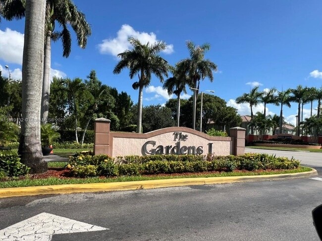 2731 SE 12th Pl in Homestead, FL - Building Photo - Building Photo
