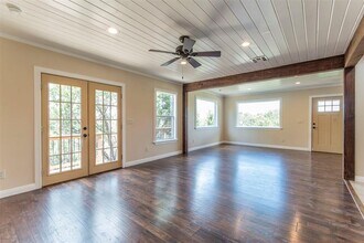 21316 Crestmont in Spicewood, TX - Building Photo - Building Photo