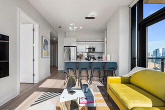 1125 W Van Buren St in Chicago, IL - Building Photo - Building Photo