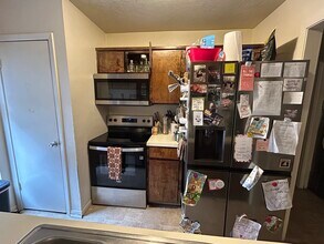 702 Cross Timbers Dr in College Station, TX - Foto de edificio - Building Photo