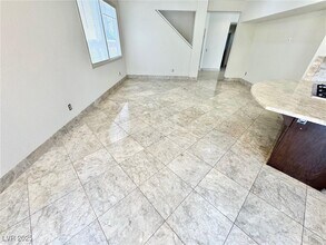 8753 Rainbow Ridge Dr in Las Vegas, NV - Building Photo - Building Photo