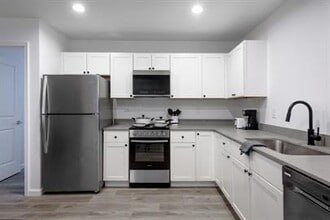 62 S Main St in Johnstown, OH - Building Photo - Building Photo