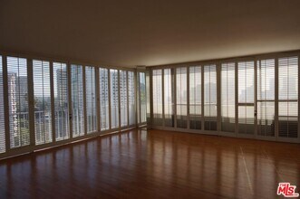 10433 Wilshire Blvd in Los Angeles, CA - Building Photo - Building Photo