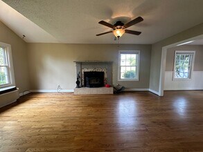 11 Harbeck Dr in Weaverville, NC - Building Photo - Building Photo