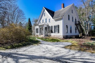 418 Front St, Unit 418 Front St. Marion in Marion, MA - Building Photo