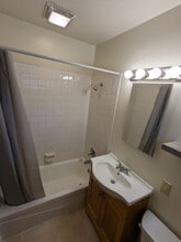 314 Mecherle in Bloomington, IL - Building Photo - Building Photo