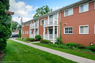 487 N Eton St in Birmingham, MI - Building Photo - Building Photo