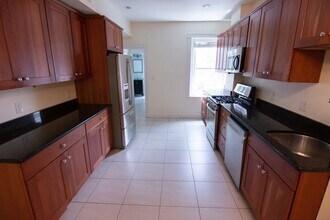 1891 Beacon St, Unit 3 in Brookline, MA - Foto de edificio - Building Photo
