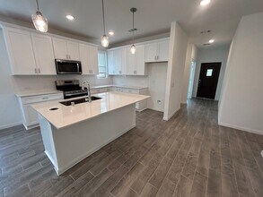 26711 Grandiflora Dr in Magnolia, TX - Building Photo - Building Photo