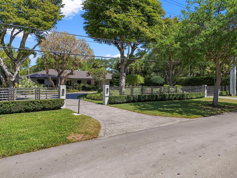 6401 SW 96th St in Miami, FL - Building Photo