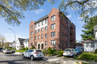 35-40 163rd St in Flushing, NY - Building Photo - Building Photo