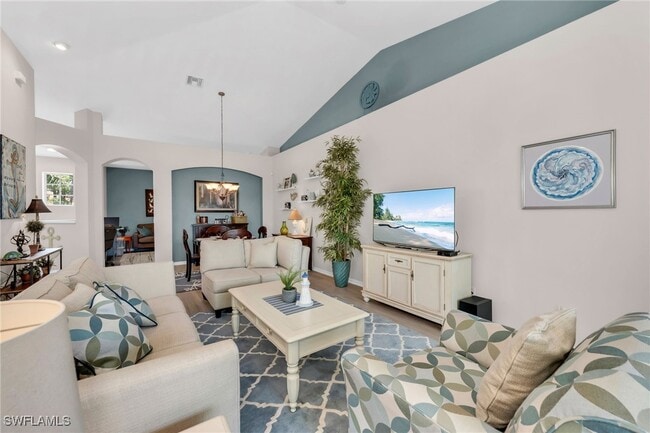 28220 Caballero Way in Bonita Springs, FL - Foto de edificio - Building Photo